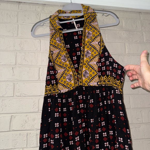 Free People Yellow and Black Floral Patterned Fabric - Picture 6 of 7